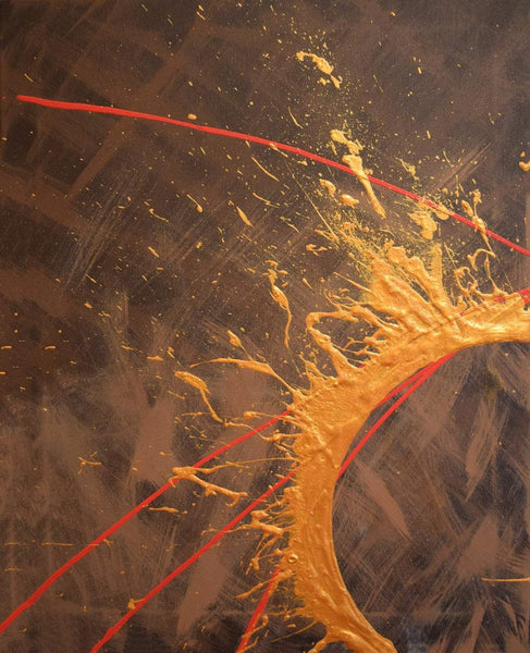 gold artwork close up Dynamic Gold oversized metal wall art